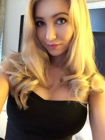 Юлия Эскорт Брюнетка